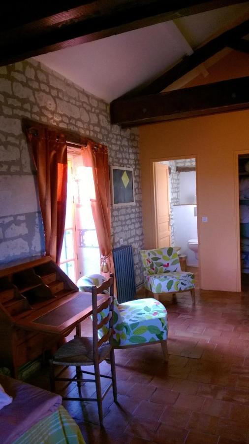 Gite Du Manoir Des Roches Saires Екстер'єр фото