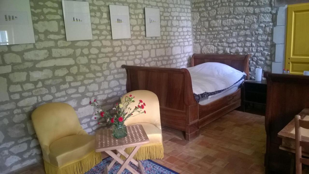 Gite Du Manoir Des Roches Saires Екстер'єр фото