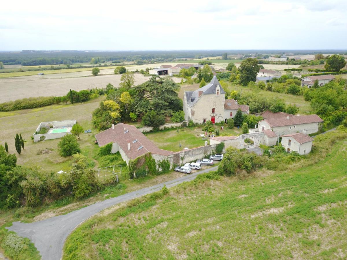 Gite Du Manoir Des Roches Saires Екстер'єр фото